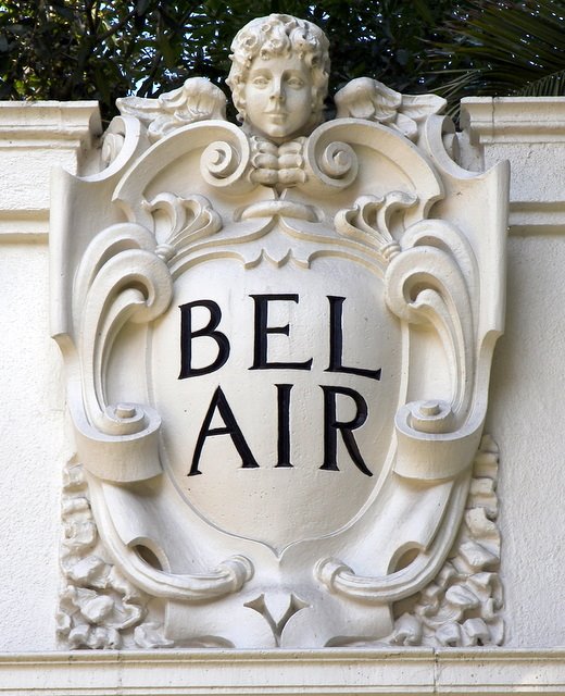 Bel-Air-Stucco-sign